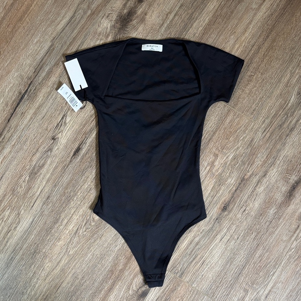 NWT Aritzia/Babaton Black Short-Sleeve Scoop Neck Bodysuit